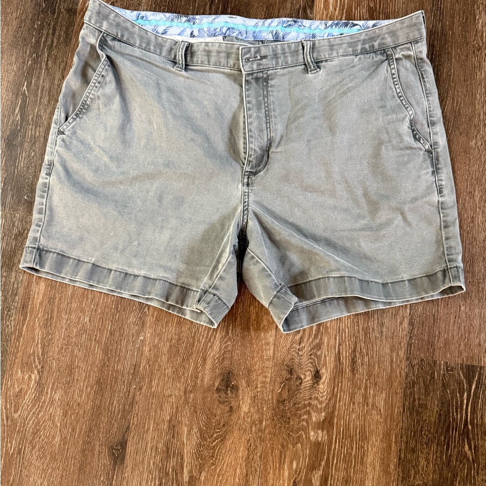 Tommy Bahama Men's Washed Light Gray Flat Front Shorts